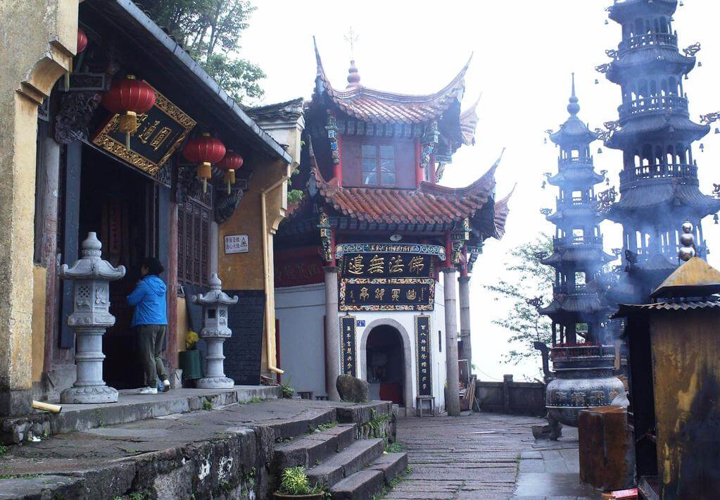 九华山莲花峰百岁宫景区4