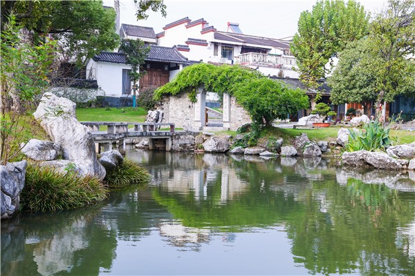 首届十佳特色民宿—山水间·醉里头民宿